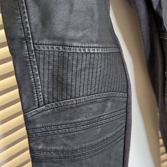 Rock & Republic Size Medium Mixed Media Moto Leggings Vegan Leather Black - Picture 3 of 9